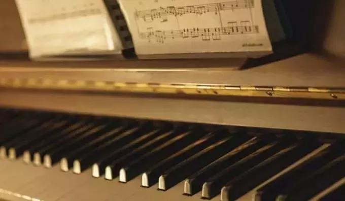 Il Pianoforte è Uno Strumento A Corda