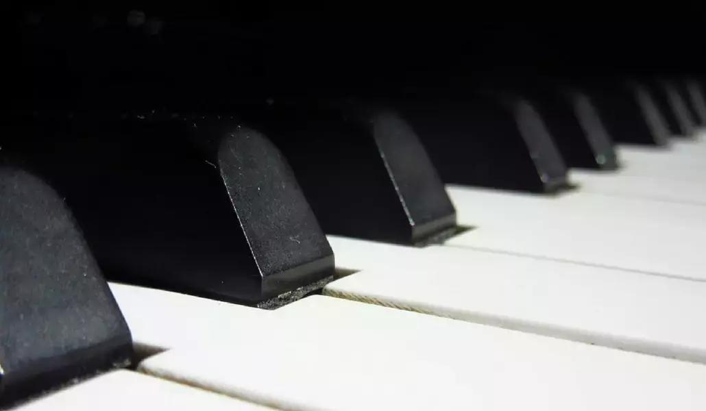 I Tutorial per Iniziare a Suonare il Pianoforte Superprof