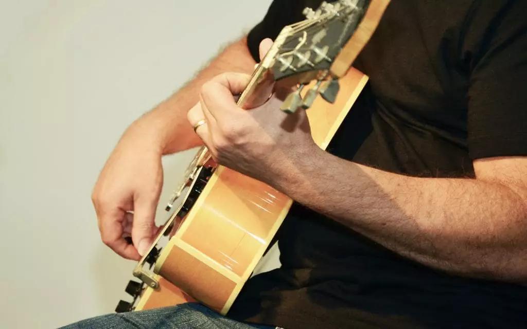 Suonare la Chitarra Perché il Ritmo è Fondamentale?