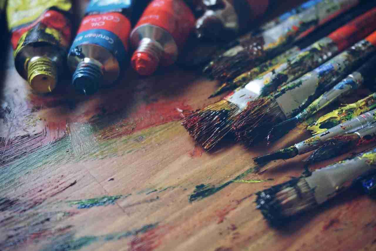 via priorità guidare uso colori ad olio opuscolo gloria Comprensione